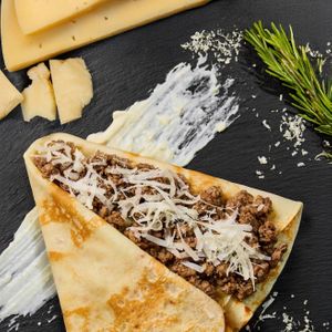 Блин с фермерской говядиной и сыром