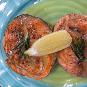 Медальоны из семги в апельсиновом соусе (ПРЕДЗАКАЗ)