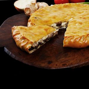 Dagestan pie with chicken and mushrooms 780 g