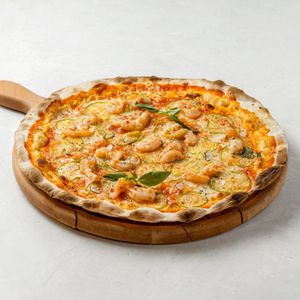 Пицца с креветками, цукини и трюфелем