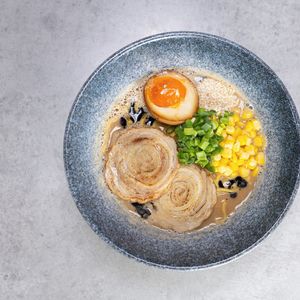 Тонкоцу рамен Свинина