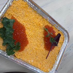 Салат Мимоза со слабосолёной семгой, 1кг (ПРЕДЗАКАЗ)