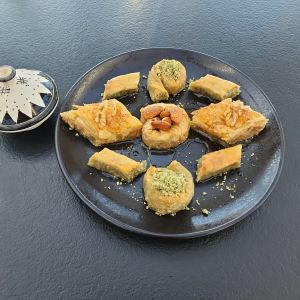 Пахлава с ореховым ассорти